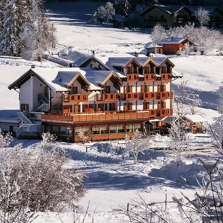 Отель Kapriol Кастелло-Тезино Экстерьер фото